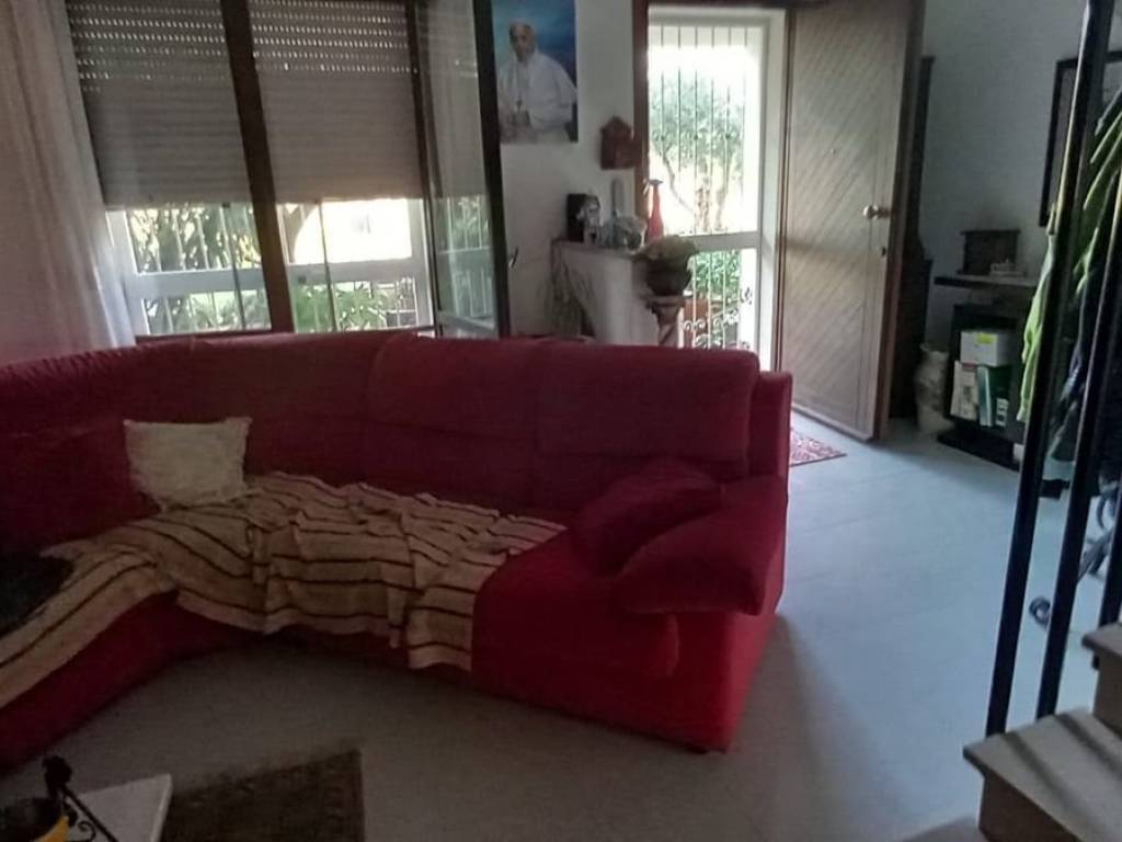 casa indipendente in vendita a Fano in zona Rosciano