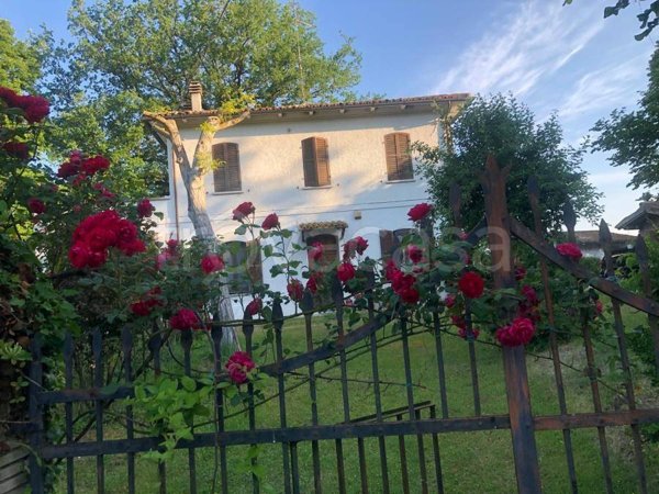 casa indipendente in vendita a Fano in zona Carignano Terme