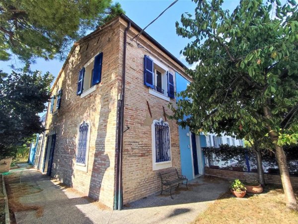casa indipendente in vendita a Fano in zona Bellocchi