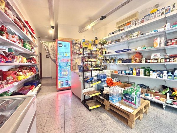 locale di sgombero in vendita a Fano in zona Marotta