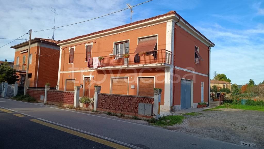 casa indipendente in vendita a Fano
