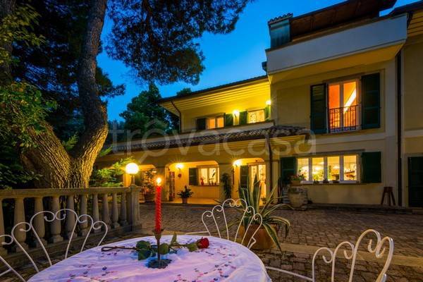 casa indipendente in vendita a Fano in zona Magliano