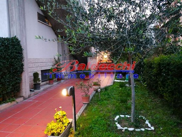 casa indipendente in vendita a Fano