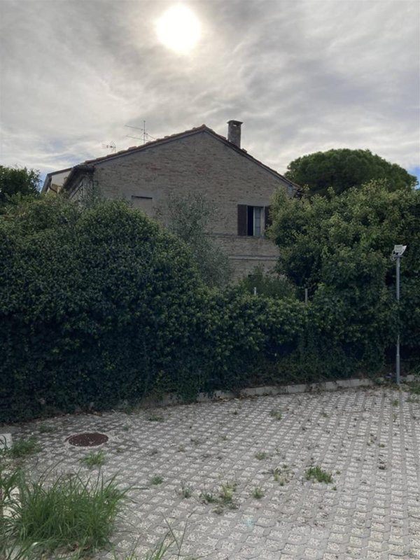 casa indipendente in vendita a Fano