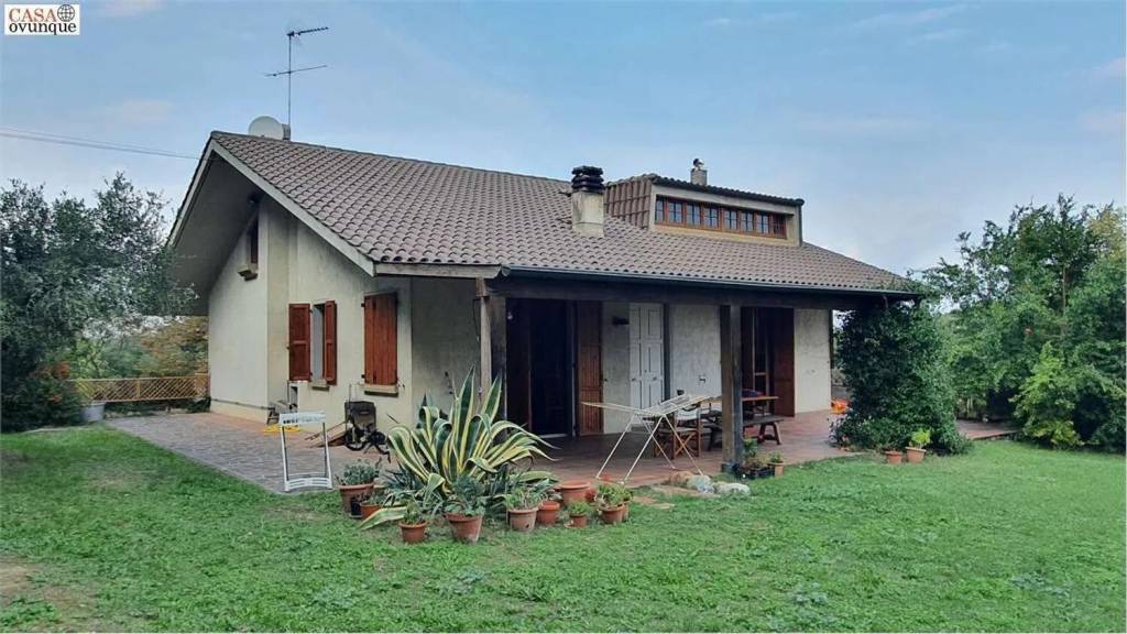 casa indipendente in vendita a Fano in zona Magliano