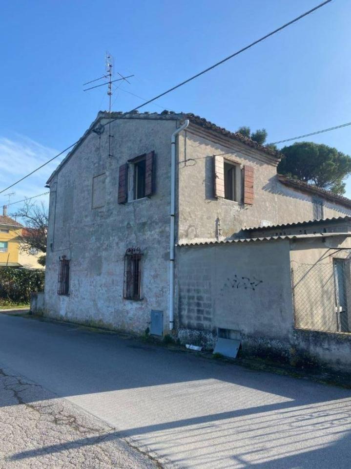 casa indipendente in vendita a Fano