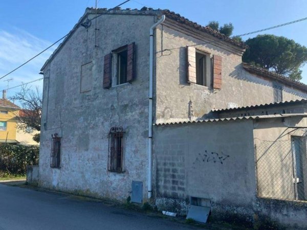 casa indipendente in vendita a Fano