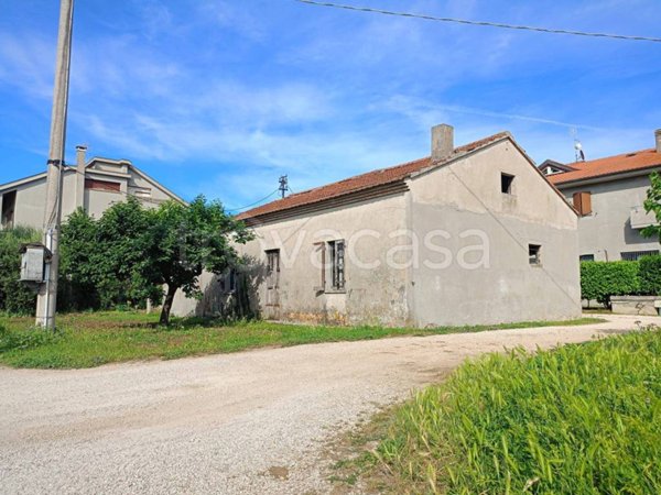 casa indipendente in vendita a Fano
