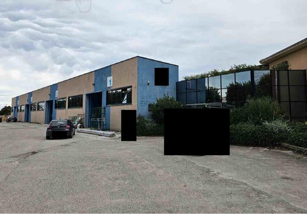 locale di sgombero in vendita a Fano in zona Tombaccia