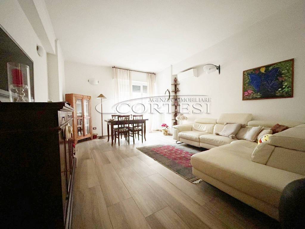 appartamento in vendita a Fano in zona Marotta