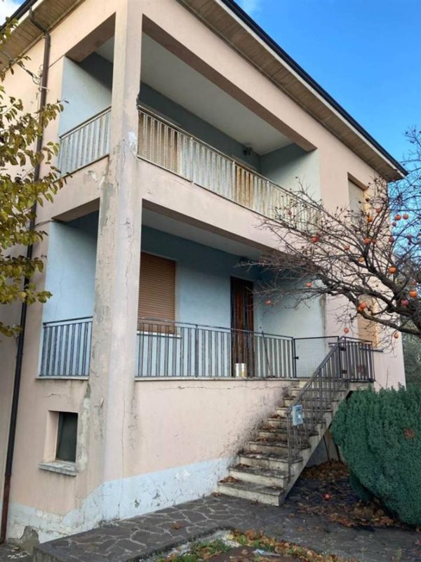 casa indipendente in vendita a Fano in zona Centinarola