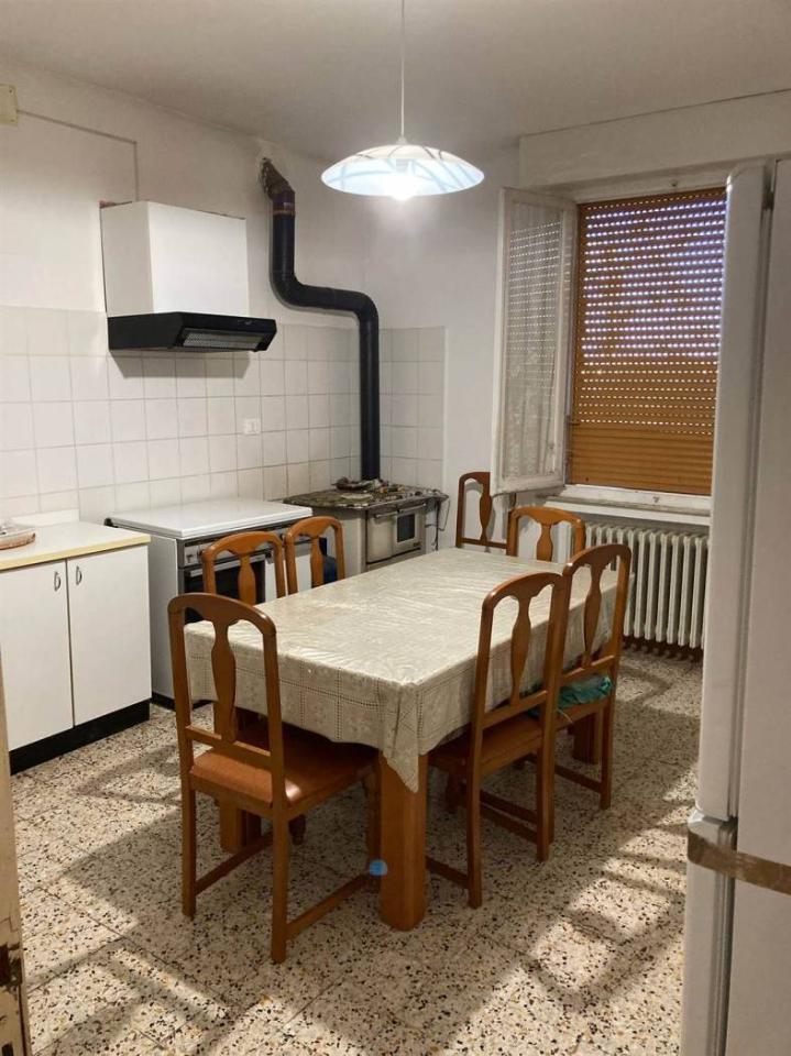 casa indipendente in vendita a Fano in zona Centinarola