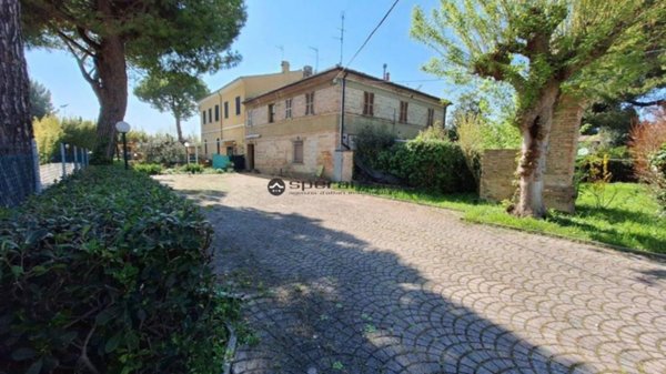 casa indipendente in vendita a Fano