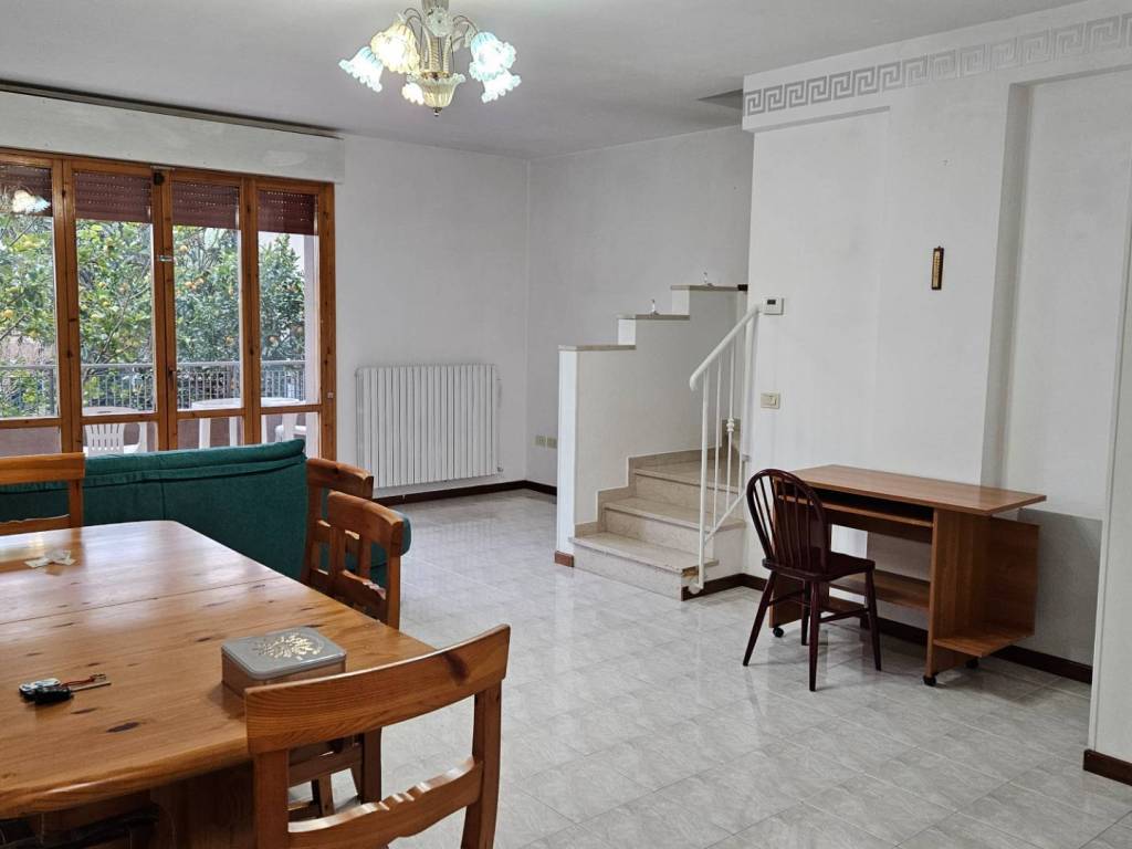 casa indipendente in vendita a Fano