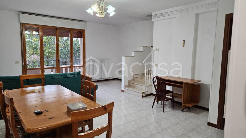 casa indipendente in vendita a Fano