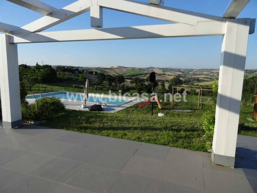casa indipendente in vendita a Fano in zona Bellocchi