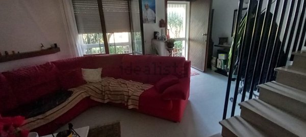 casa indipendente in vendita a Fano in zona Rosciano