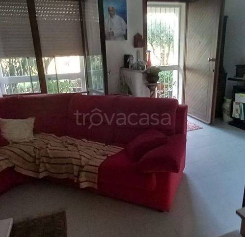 casa indipendente in vendita a Fano in zona Rosciano