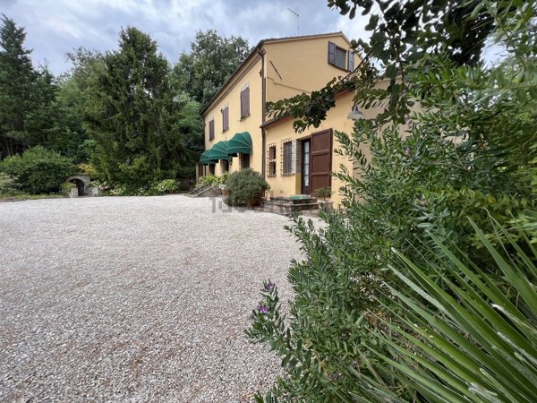 casa indipendente in vendita a Fano