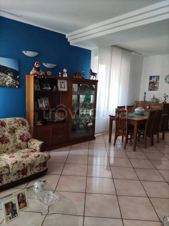 casa indipendente in vendita a Fano