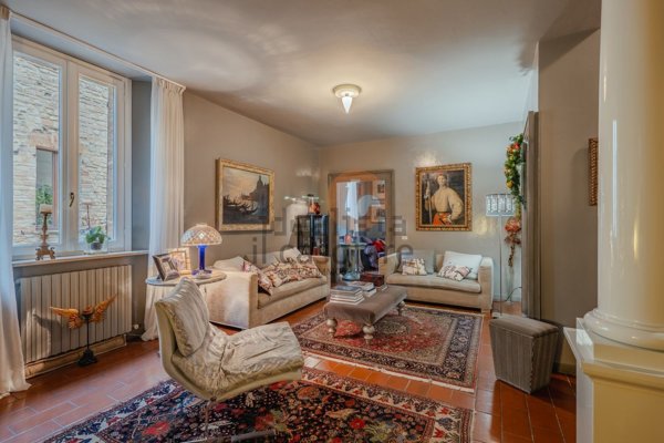 casa indipendente in vendita a Fano