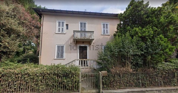 casa indipendente in vendita a Fano