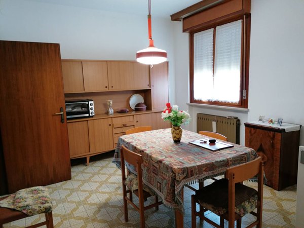 casa indipendente in vendita a Fano in zona Centinarola