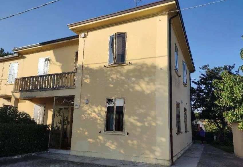 appartamento in vendita a Fano in zona Tombaccia