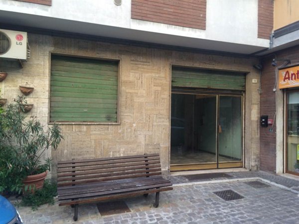 negozio in vendita a Fano
