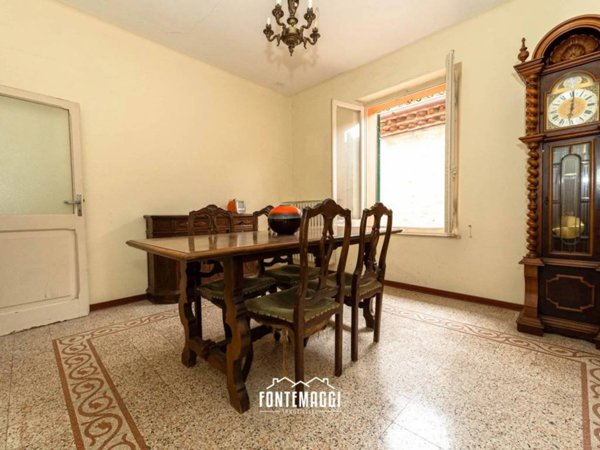casa indipendente in vendita a Fano
