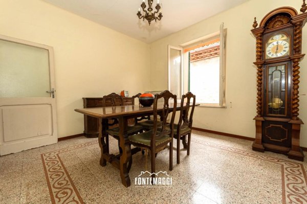 casa indipendente in vendita a Fano