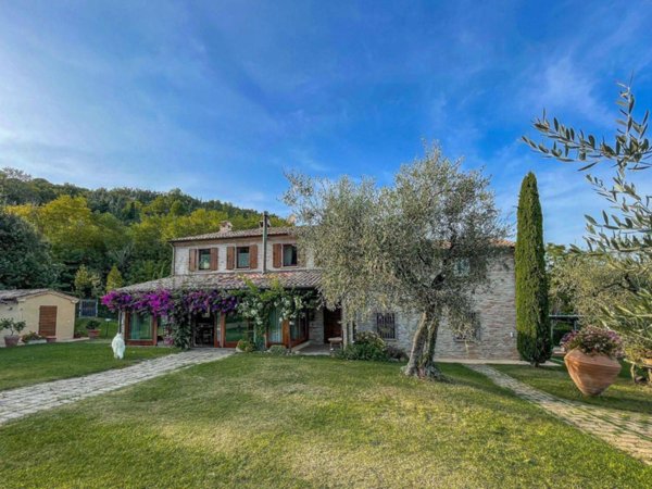 casa indipendente in vendita a Fano