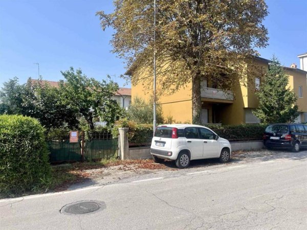 casa indipendente in vendita a Fano
