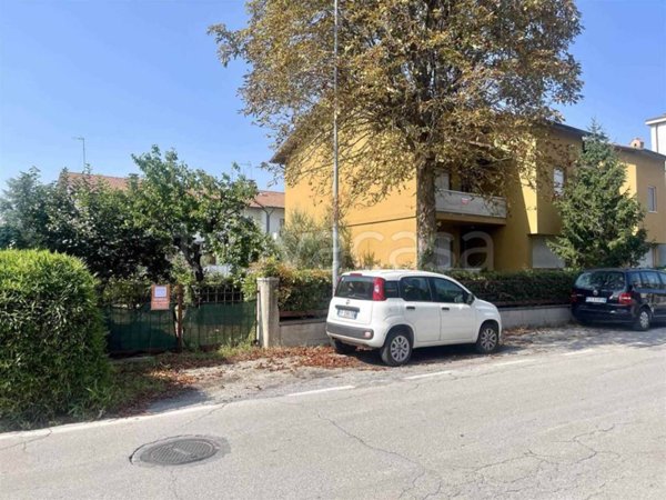 casa indipendente in vendita a Fano