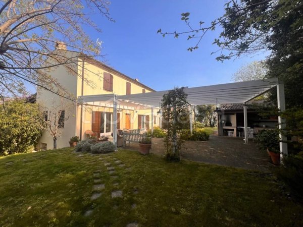 casa indipendente in vendita a Fano in zona Carignano Terme