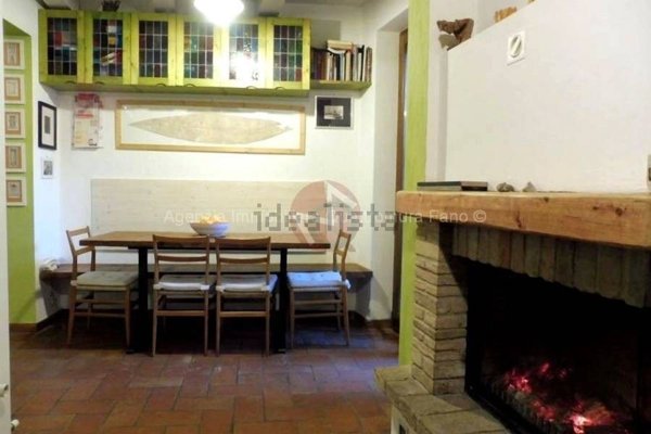 casa indipendente in vendita a Fano