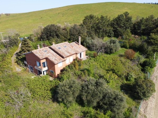 casa indipendente in vendita a Fano in zona Caminate