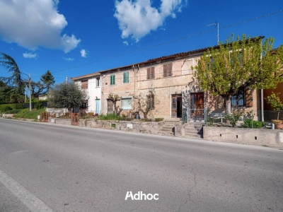 casa indipendente in vendita a Fano in zona Cuccurano