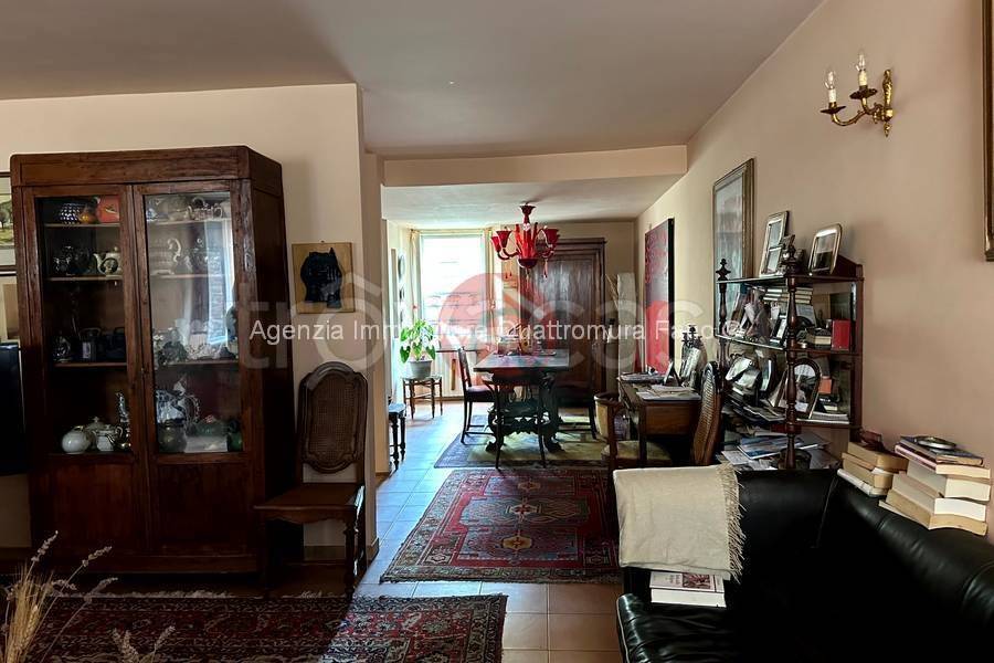 casa indipendente in vendita a Fano
