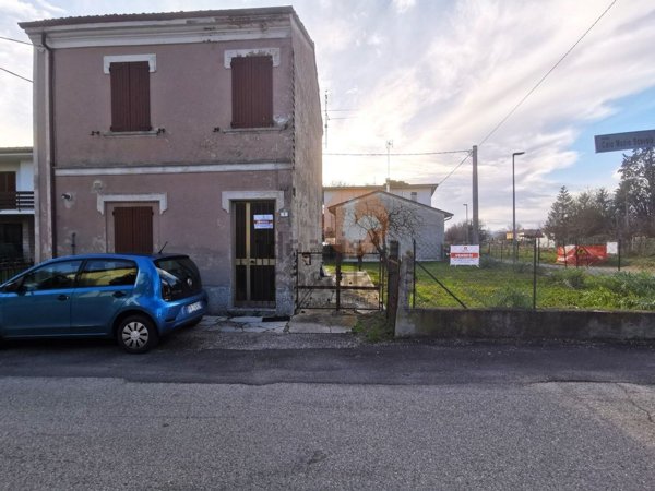 quadrivano in vendita a Fano in zona Cuccurano
