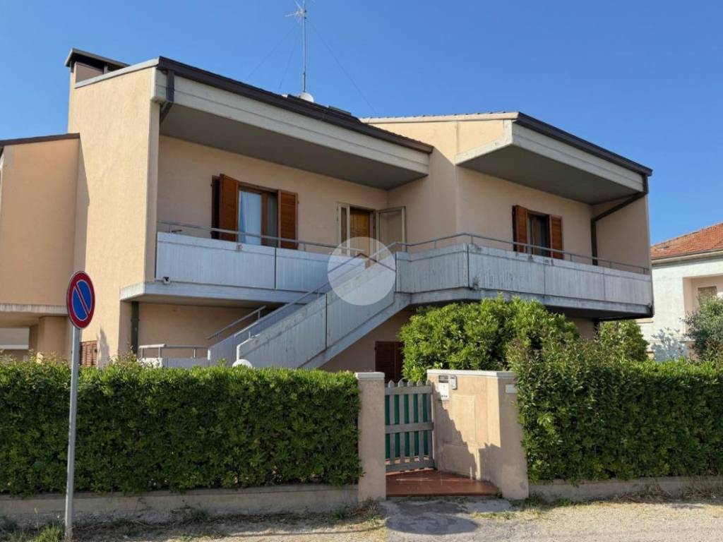 casa indipendente in vendita a Fano