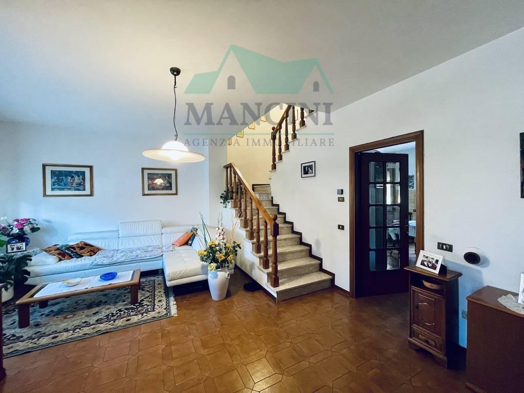 casa indipendente in vendita a Fano