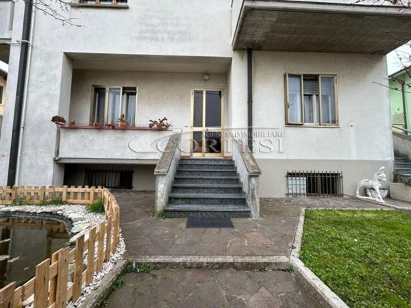 casa indipendente in vendita a Fano in zona Marotta