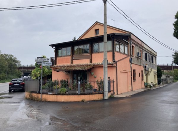 negozio in vendita a Fano