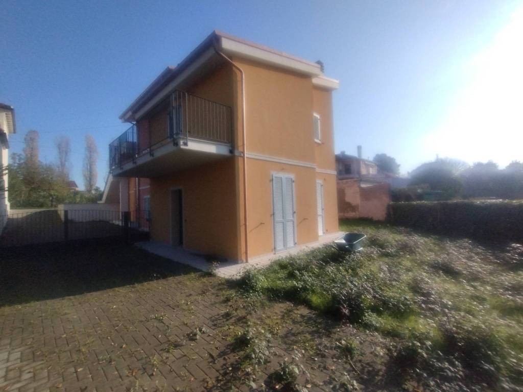 casa indipendente in vendita a Fano
