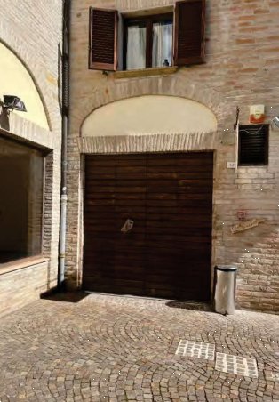 locale commerciale in vendita a Fano