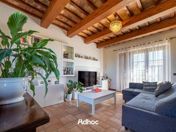casa indipendente in vendita a Fano in zona Caminate