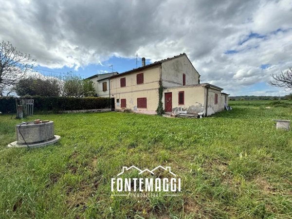 casa indipendente in vendita a Fano