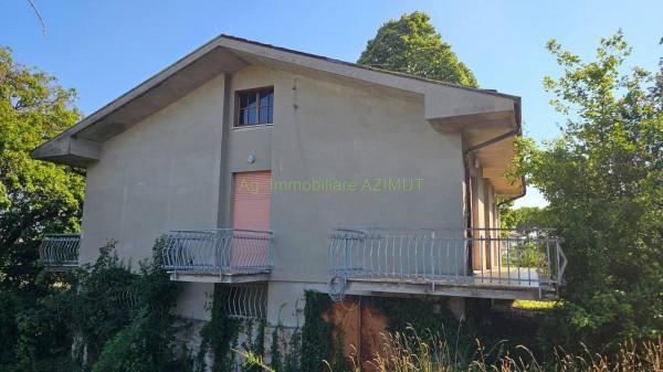 casa indipendente in vendita a Fano