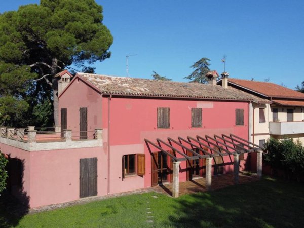 casa indipendente in vendita a Fano